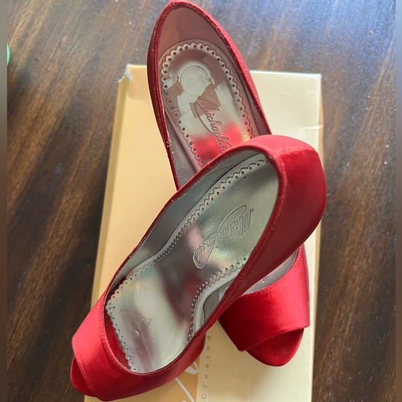 Michelangelo by David’s Bridal Paloma Heels 7.5 - Picture 6 of 7